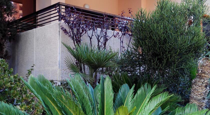 Halley Hotel & Apartments Affiliated By Melia Μπένιντορμ Εξωτερικό φωτογραφία